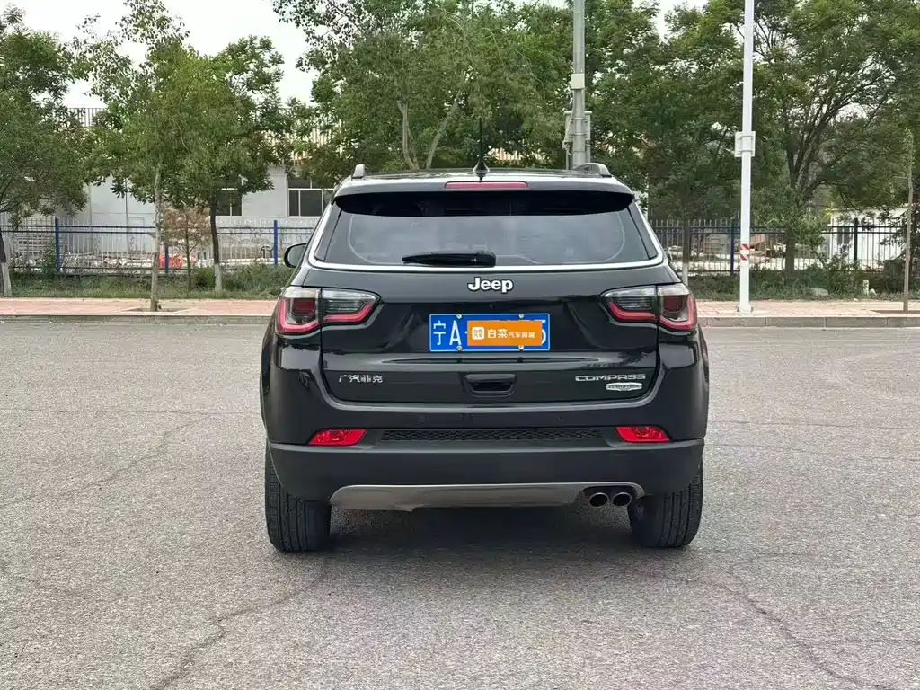 Jeep Compass — фото 9