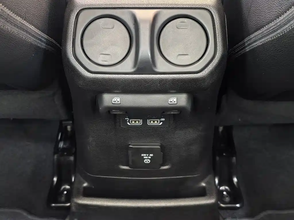 Jeep Wrangler — фото 22