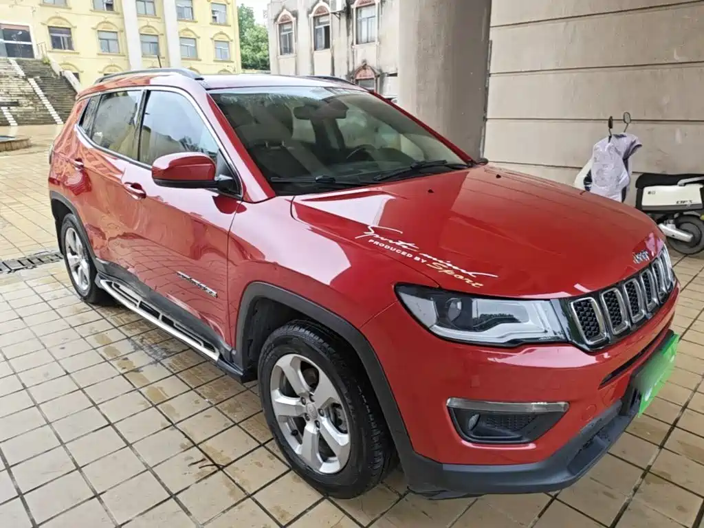 Jeep Compass — фото 4