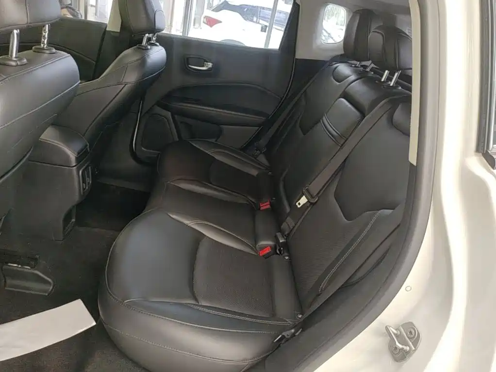 Jeep Compass — фото 17