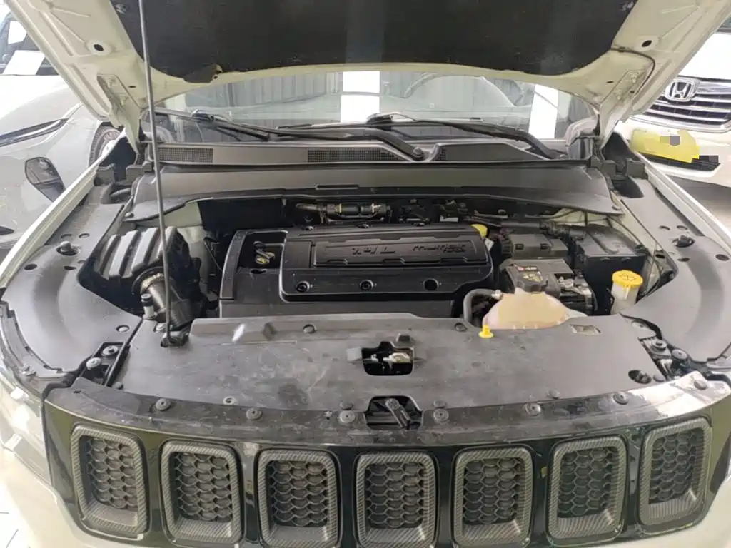 Jeep Compass — фото 20