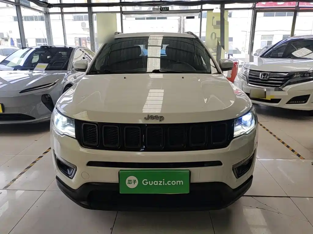 Jeep Compass — фото 3