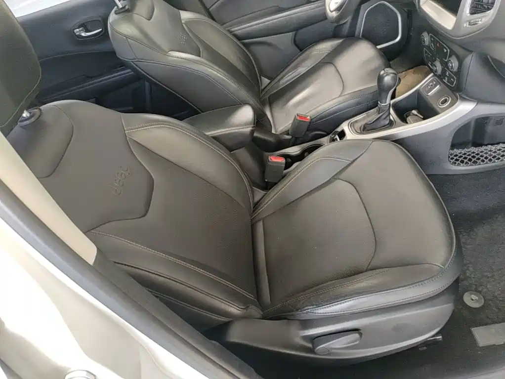 Jeep Compass — фото 25