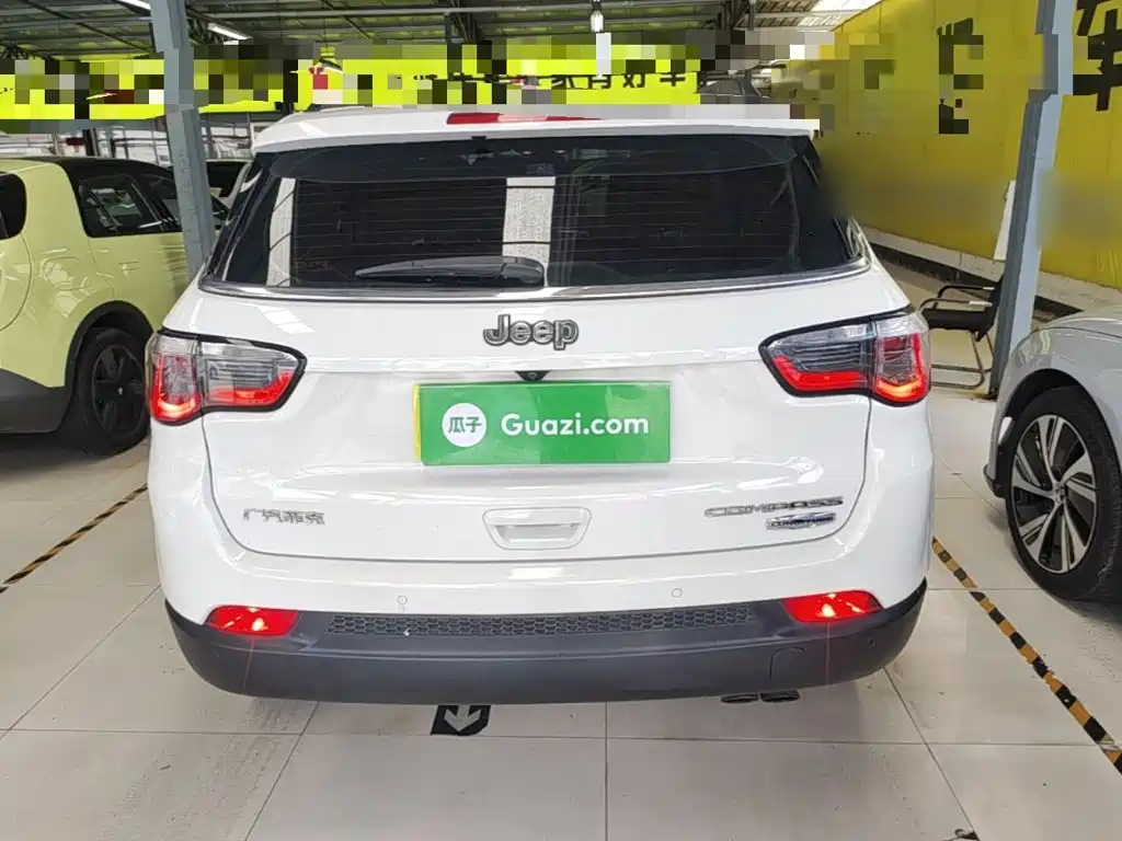 Jeep Compass — фото 6