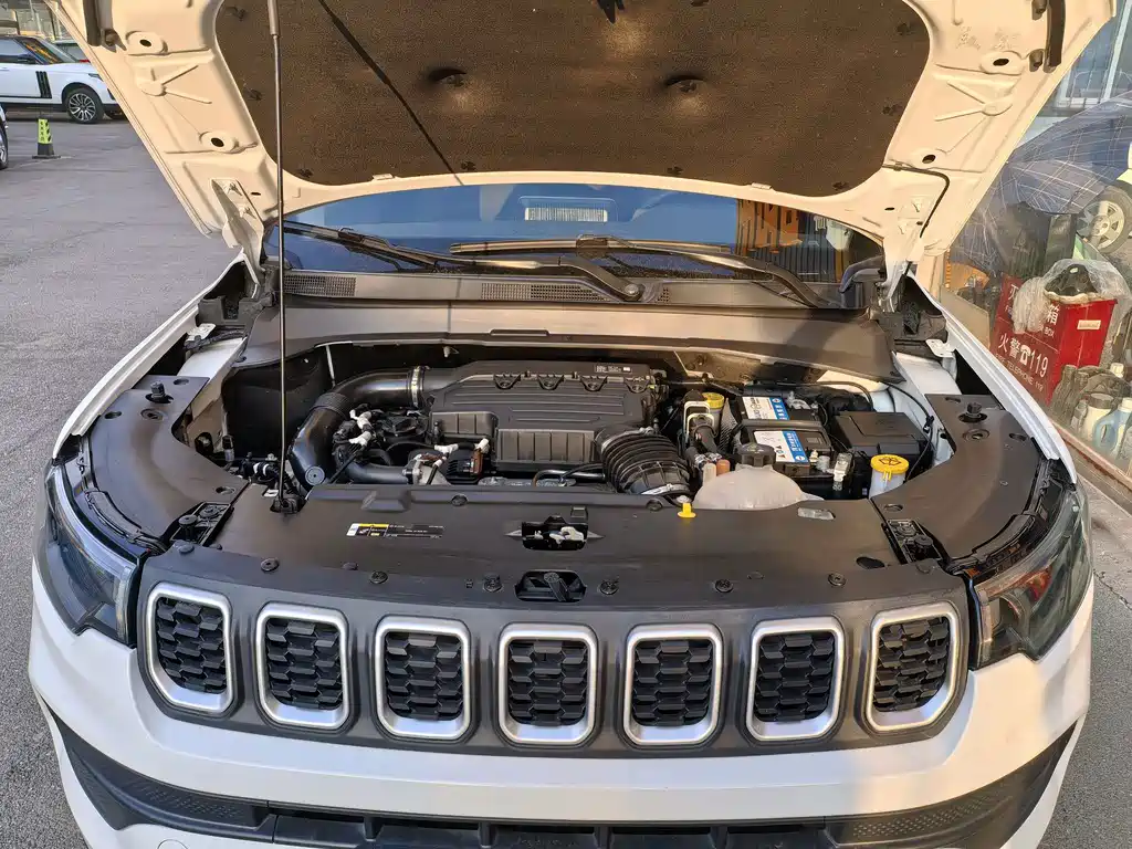 Jeep Compass — фото 2