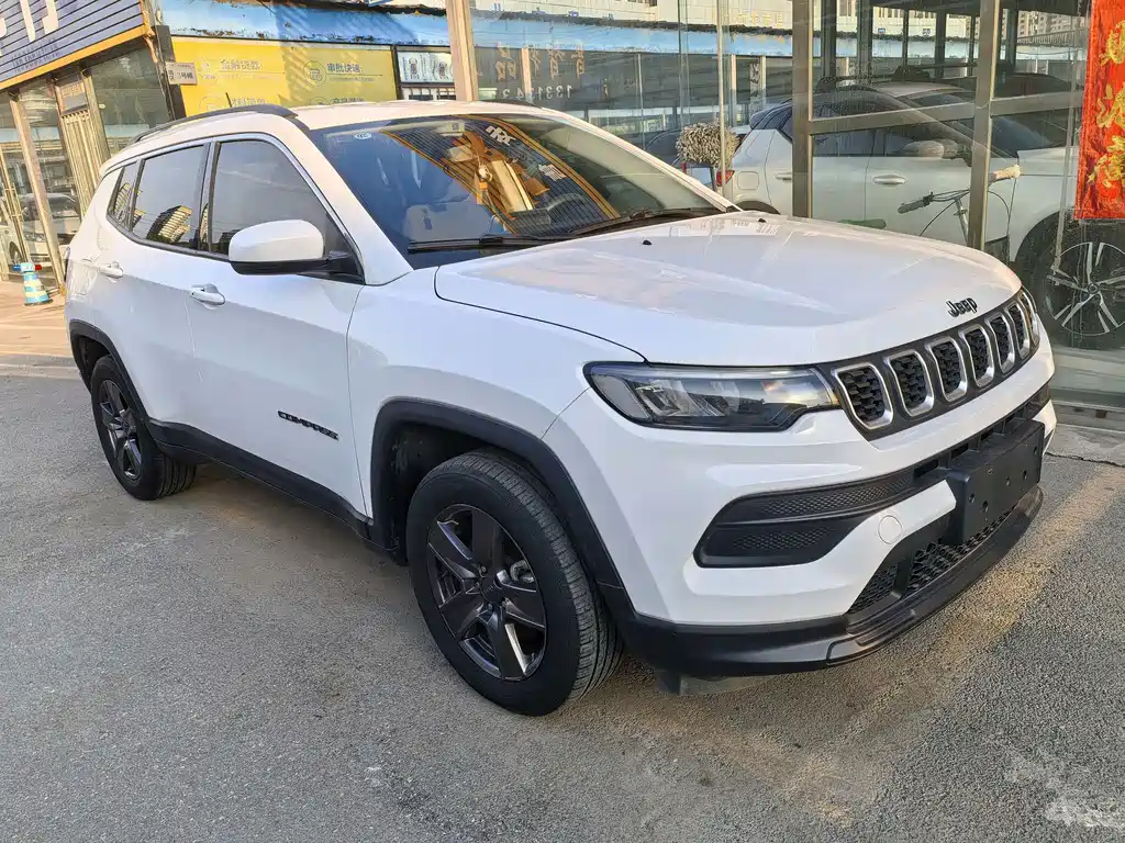 Jeep Compass — фото 3