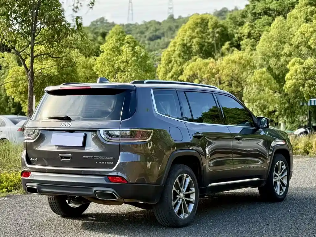 Jeep Grand Commander — фото 9