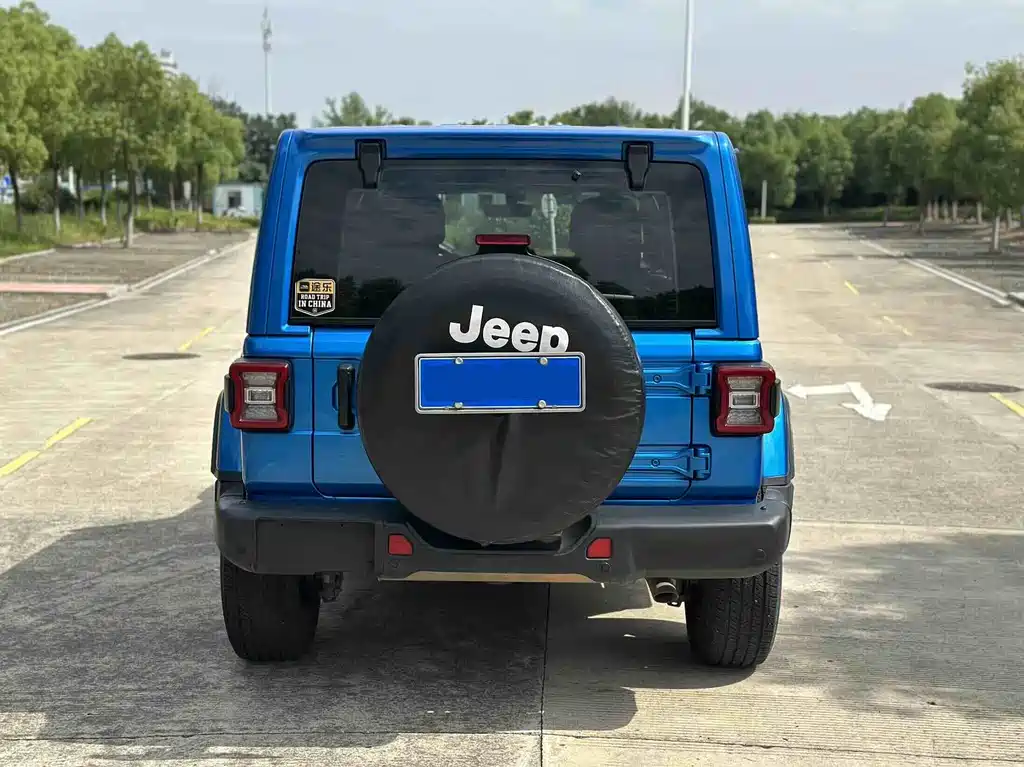 Jeep Wrangler — фото 5