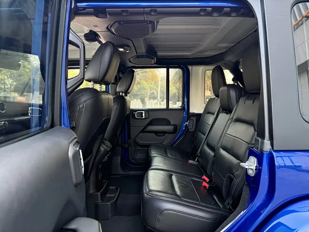 Jeep Wrangler — фото 4
