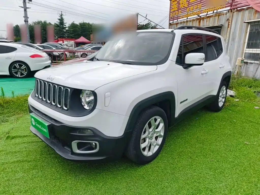 Jeep Renegade — фото 2