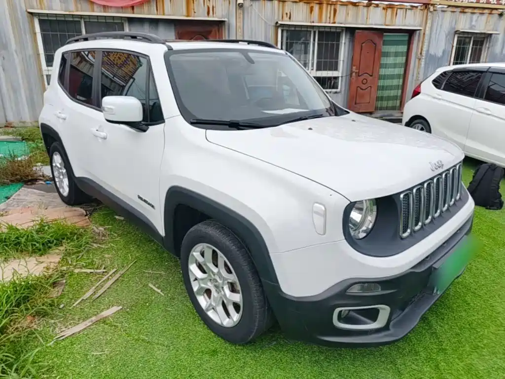 Jeep Renegade — фото 4
