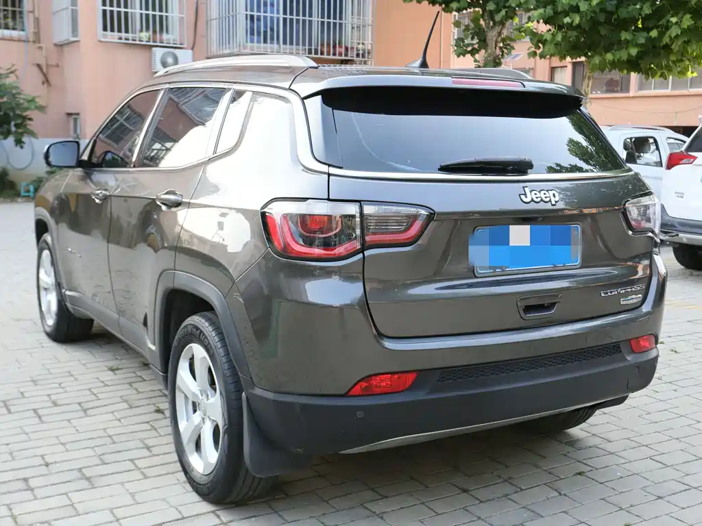 Jeep Compass — фото 7
