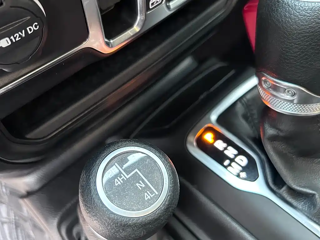 Jeep Wrangler — фото 14