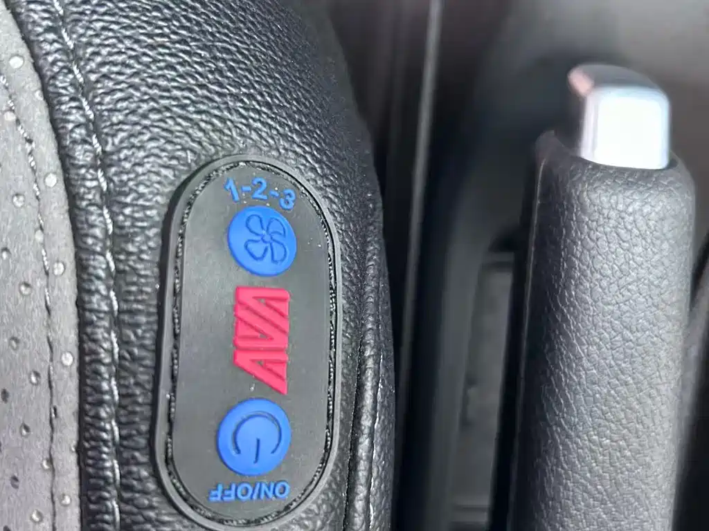Jeep Wrangler — фото 15