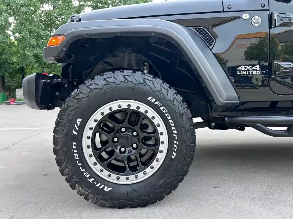 Jeep Wrangler — фото 4