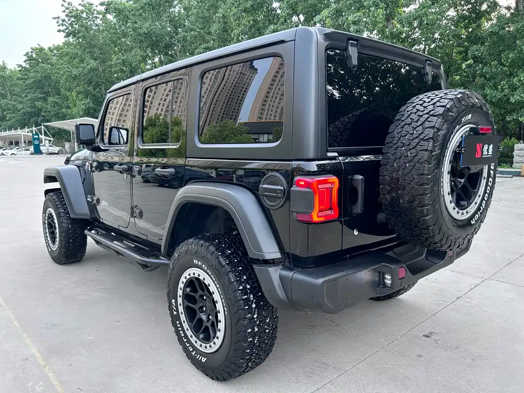 Jeep Wrangler — фото 6