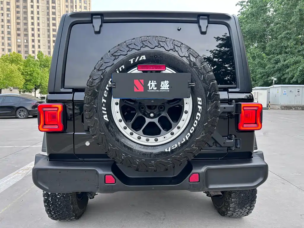 Jeep Wrangler — фото 7