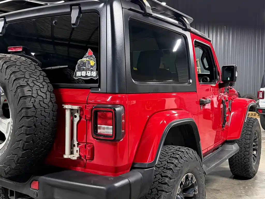 Jeep Wrangler — фото 6