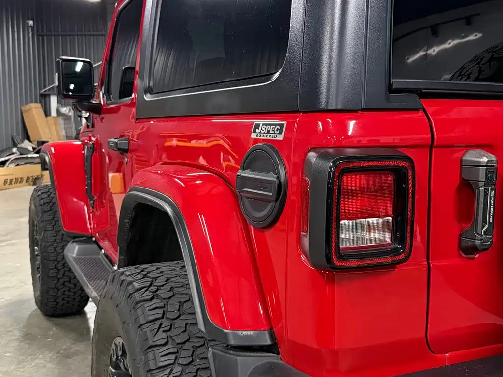 Jeep Wrangler — фото 7