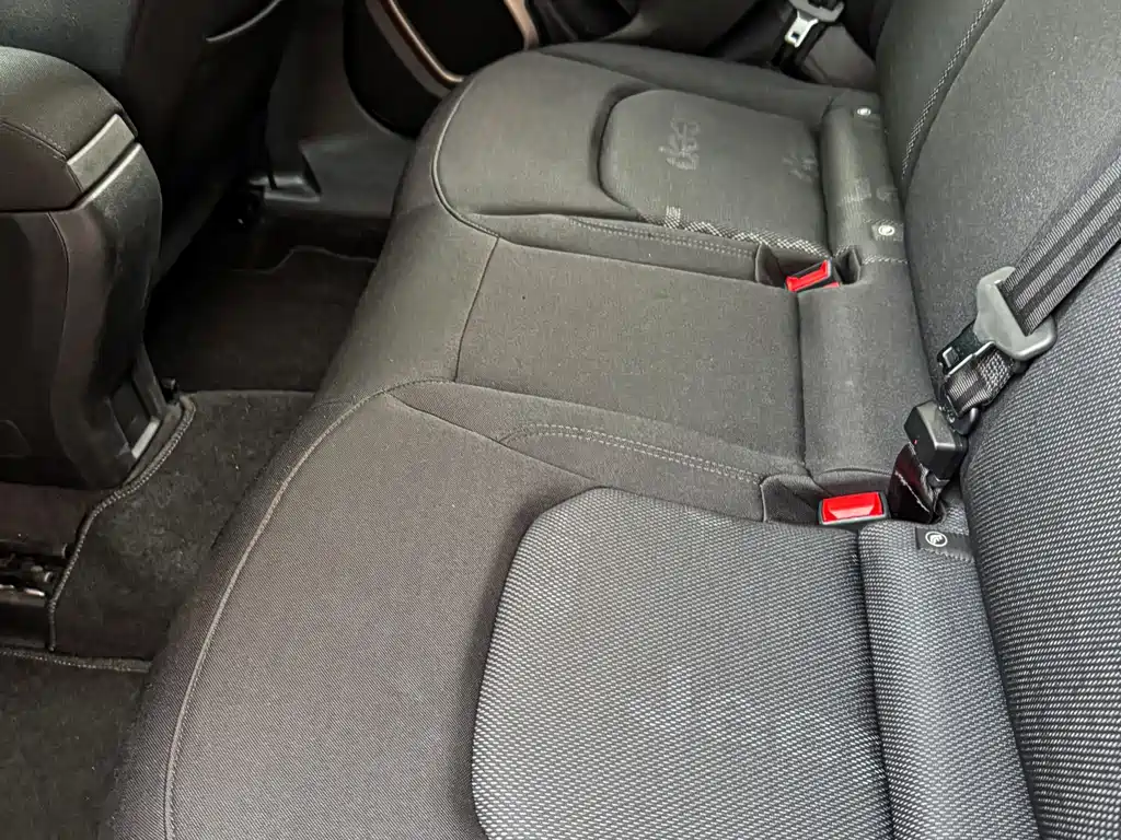 Jeep Renegade — фото 13