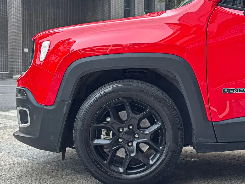 Jeep Renegade — фото 3