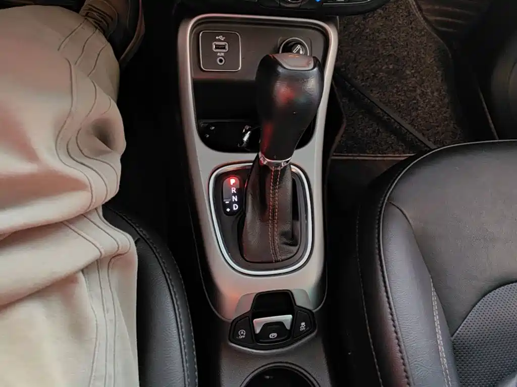 Jeep Compass — фото 14