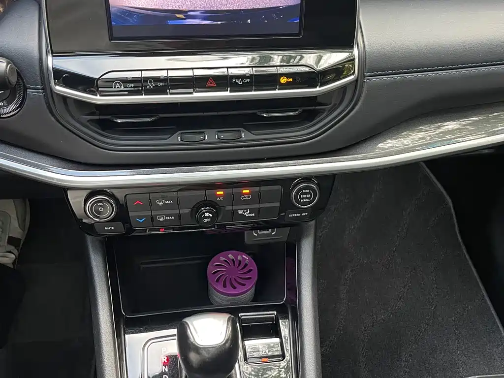 Jeep Compass — фото 11