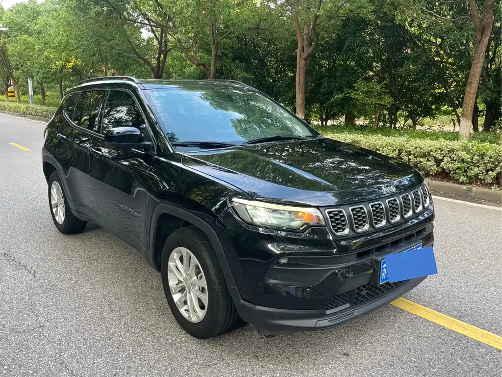 Jeep Compass — фото 16