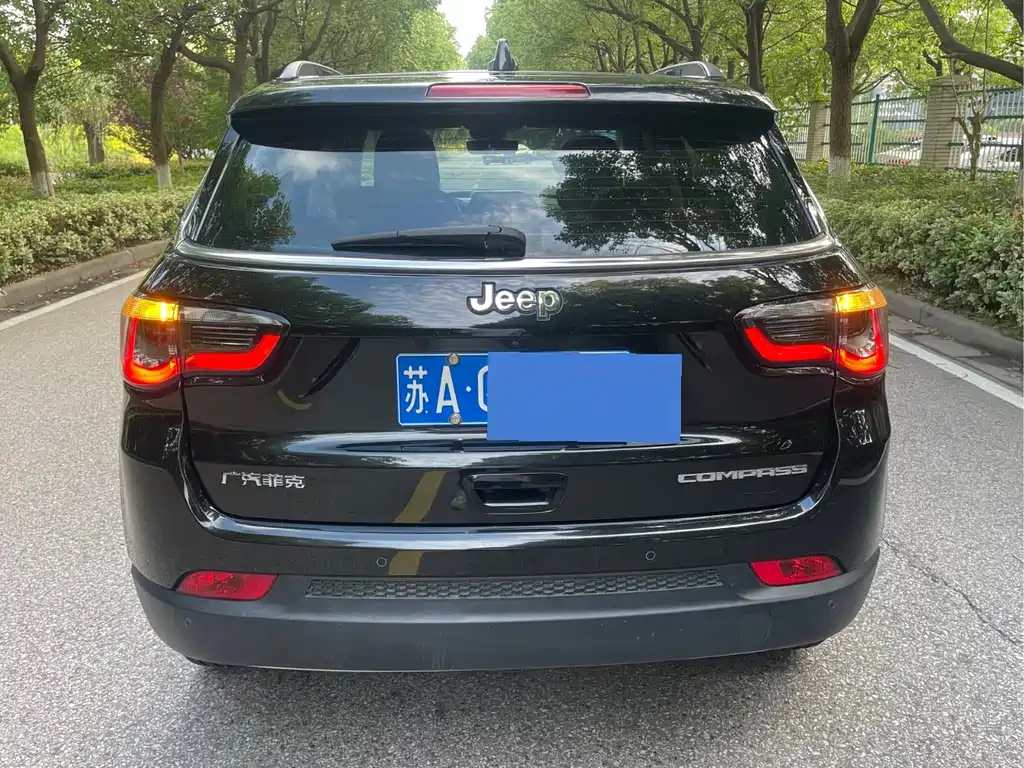 Jeep Compass — фото 17