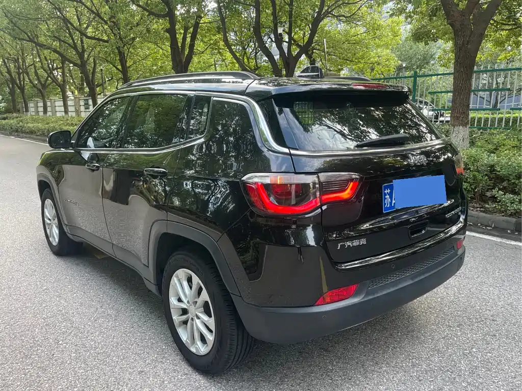 Jeep Compass — фото 18
