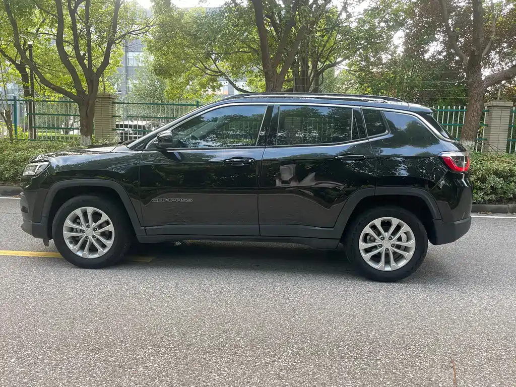 Jeep Compass — фото 3