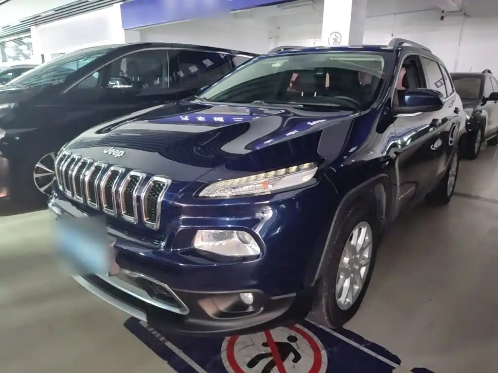 Jeep Cherokee — фото 2