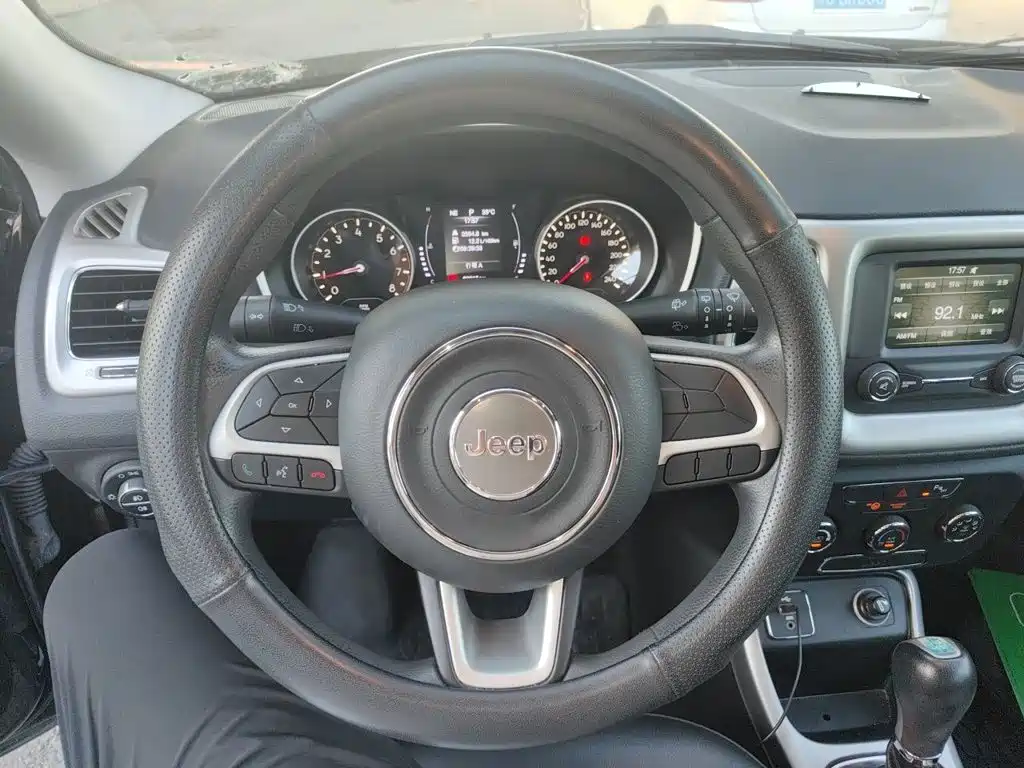 Jeep Compass — фото 3