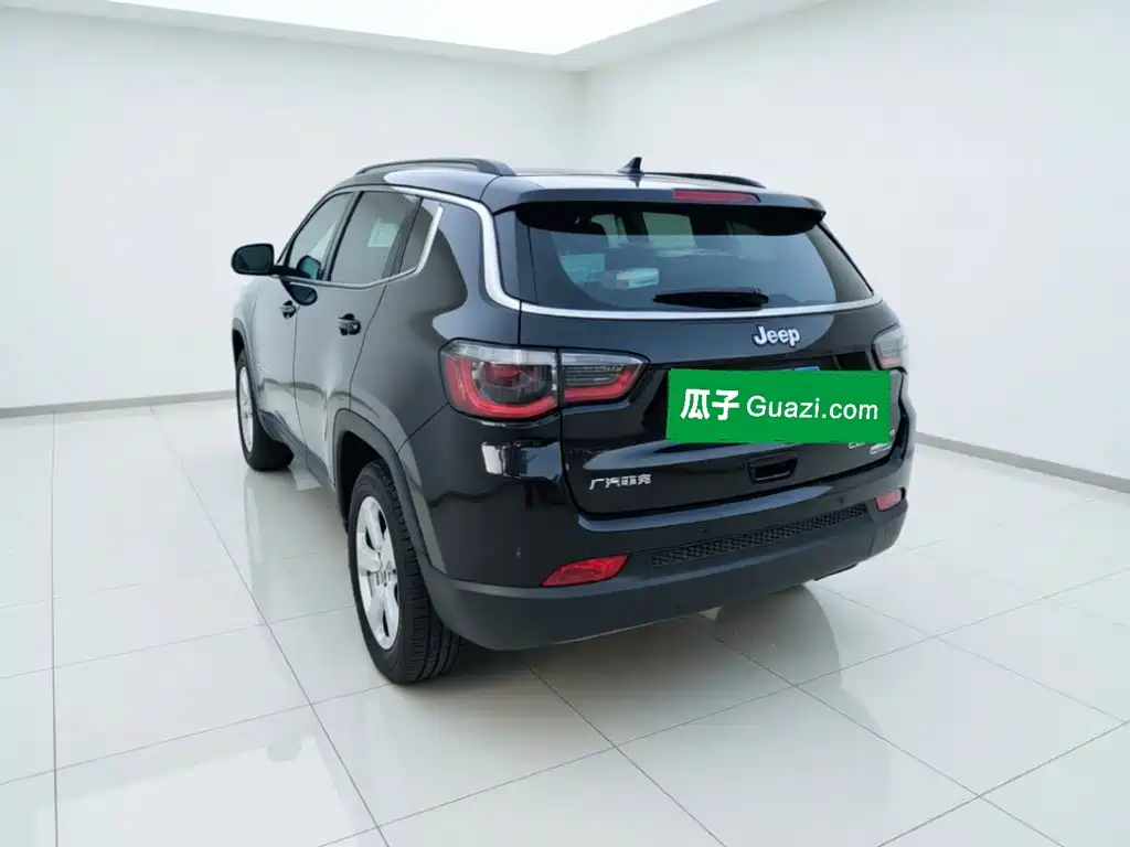 Jeep Compass — фото 25