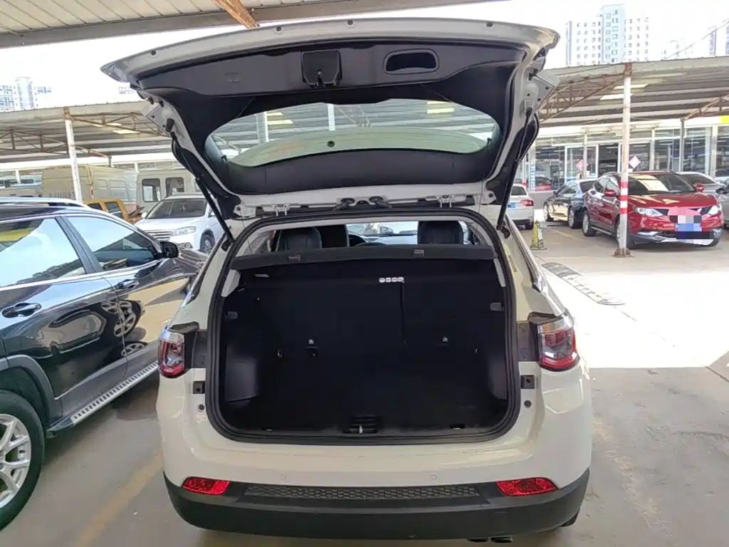 Jeep Compass — фото 19