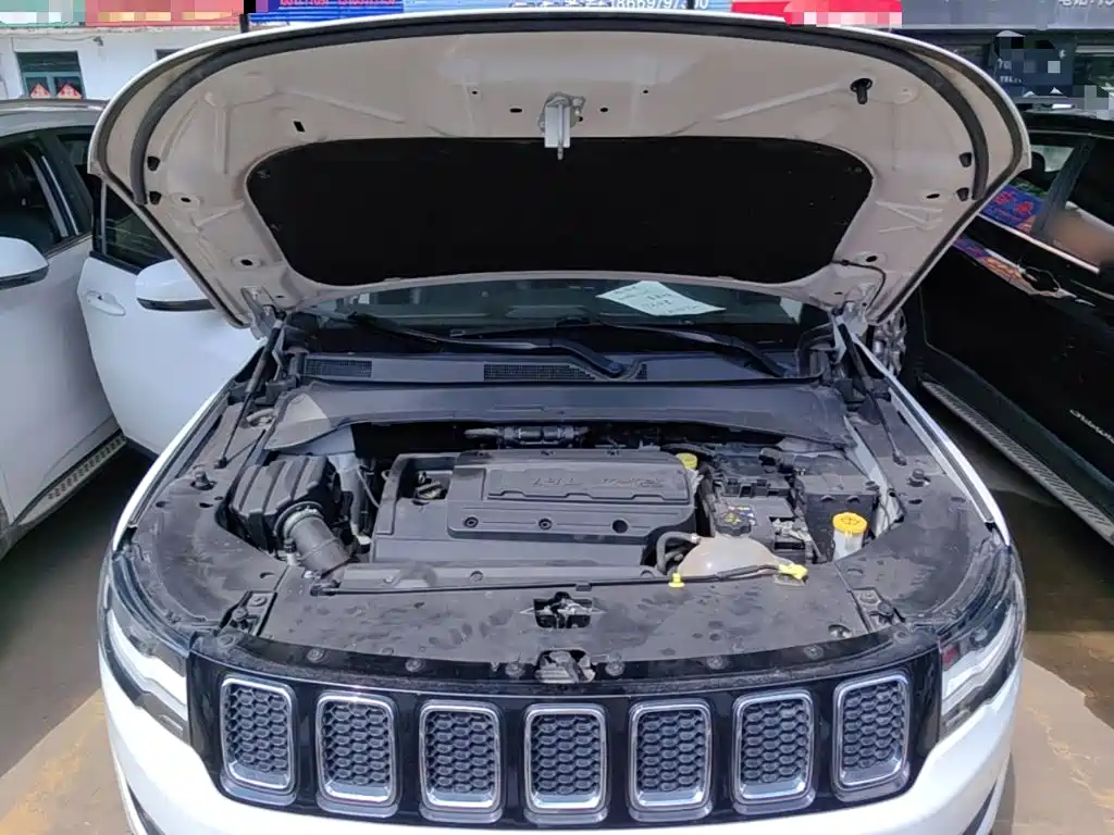 Jeep Compass — фото 20