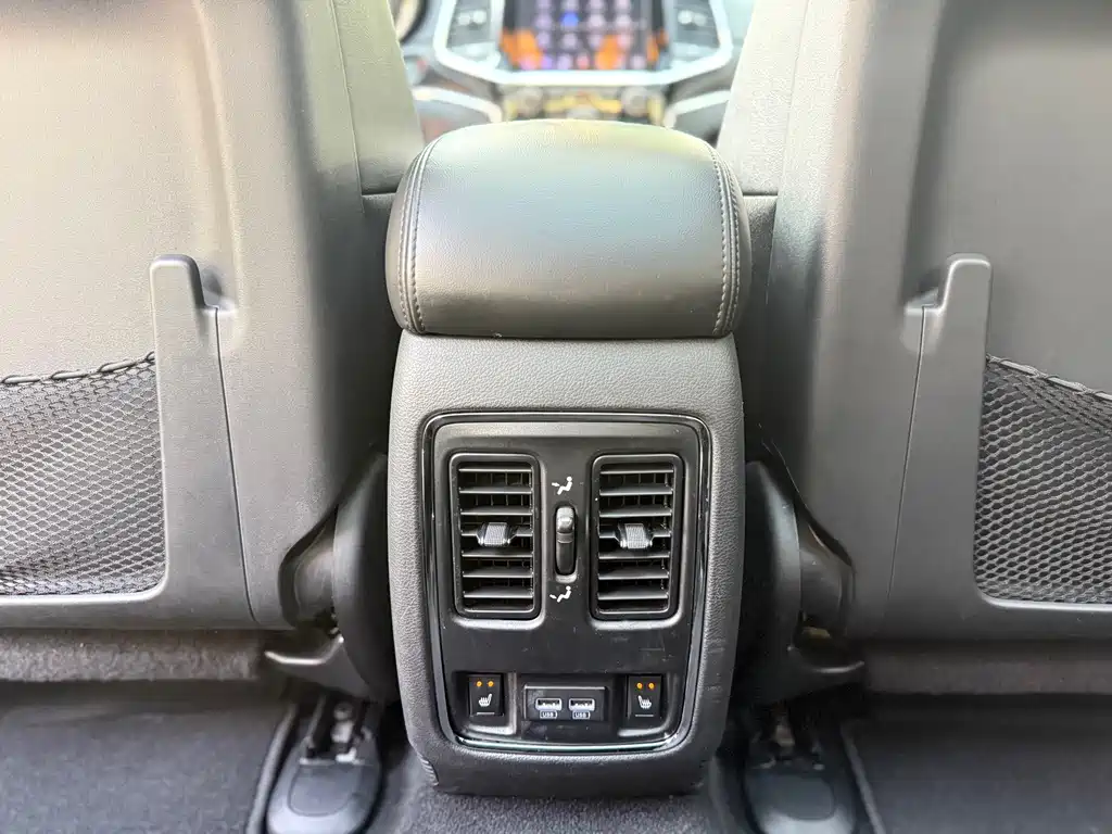 Jeep Grand Cherokee (Import) — фото 17