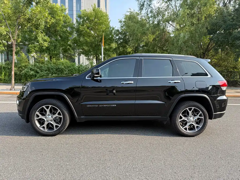Jeep Grand Cherokee (Import) — фото 5