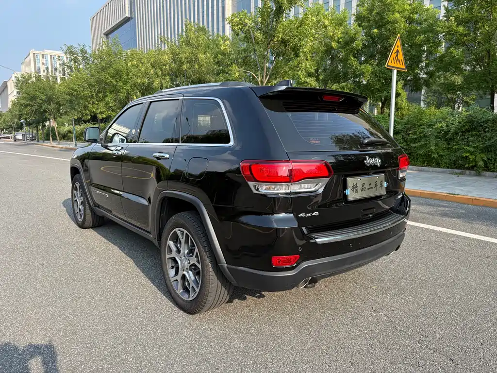 Jeep Grand Cherokee (Import) — фото 6
