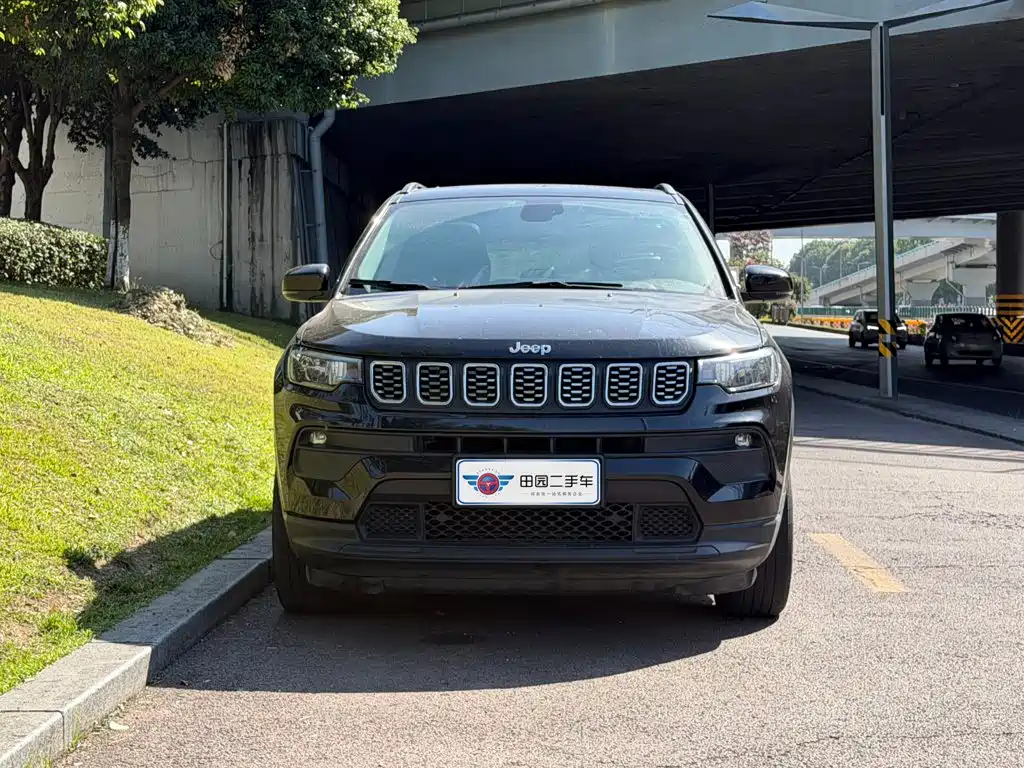Jeep Compass — фото 2