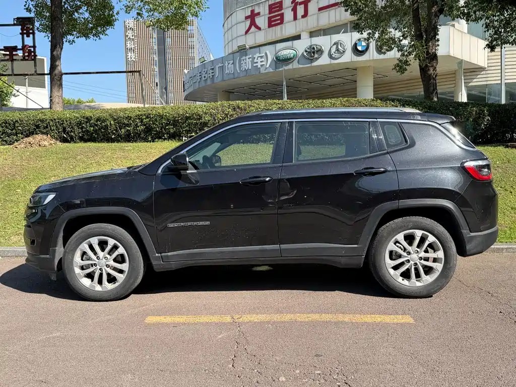 Jeep Compass — фото 3