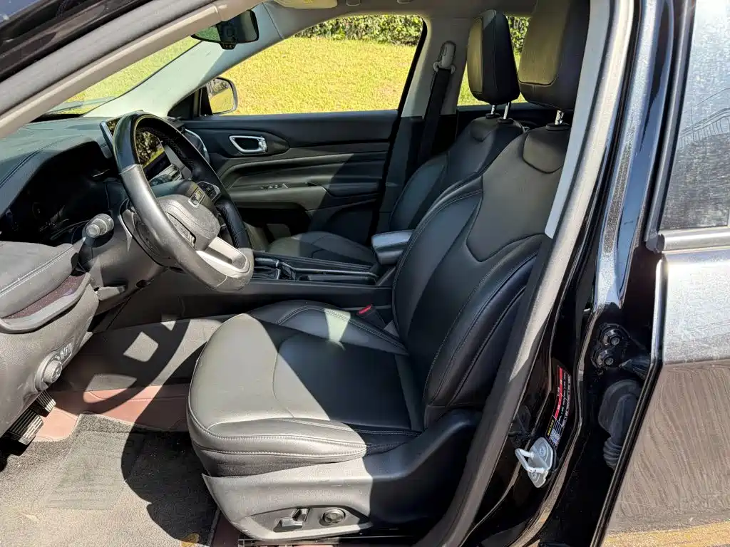 Jeep Compass — фото 8