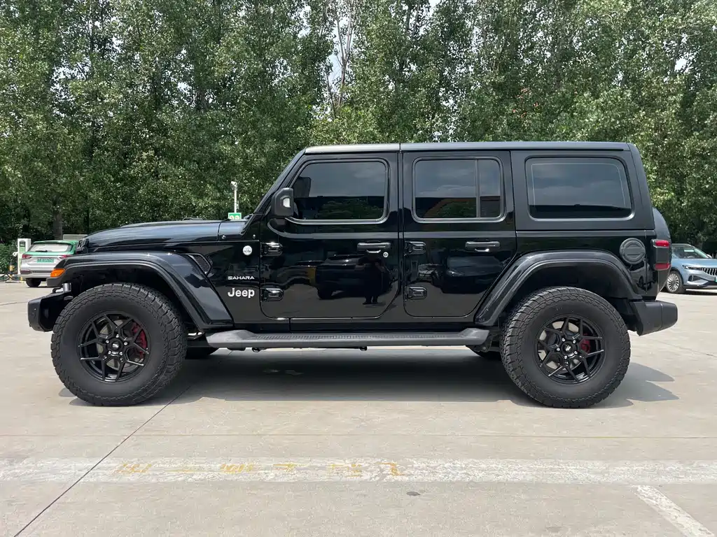 Jeep Wrangler — фото 11