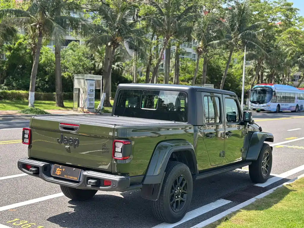 Jeep Gladiator — фото 9