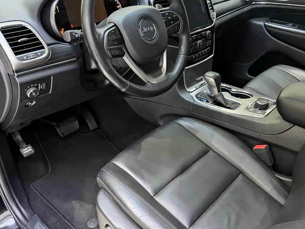 Jeep Grand Cherokee (Import) — фото 7