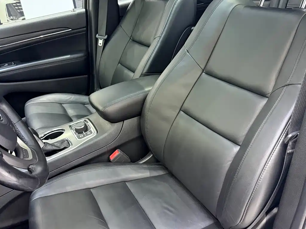 Jeep Grand Cherokee (Import) — фото 8