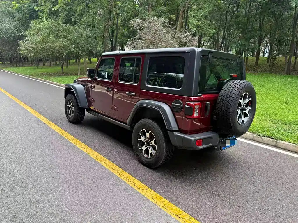 Jeep Wrangler — фото 4