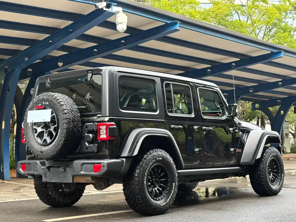 Jeep Wrangler — фото 6