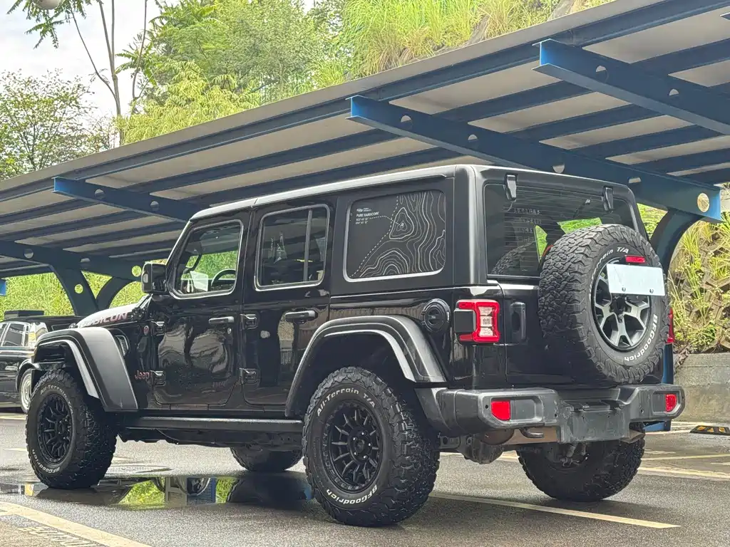 Jeep Wrangler — фото 8