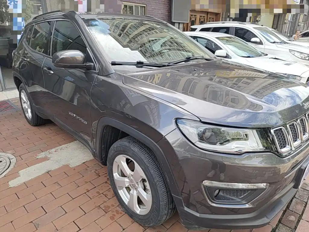 Jeep Compass — фото 4